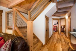Away on Allenby by Tahoe Getaways - 3BR, Dog Ok, Close to Northstar! - 2