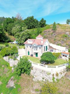 Casa dos Plátanos near the center of Amarante, Golf Course and Water Park. - 0
