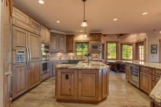 Highland Estate at Old Greenwood - Large, Luxury, Private Hot Tub & Amenity Access - Truckee - 1