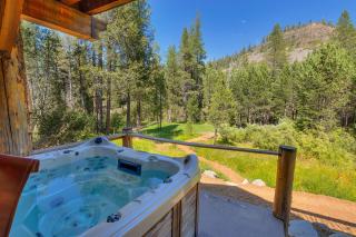 Bullshead Lodge- Luxury Estate, 4 Acres on River, Hot Tub, Minutes from the Slopes! - Olympic Valley - 6
