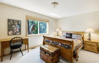 New Listing! Woodland Heights at Tahoe Park- Pet Friendly - Private Beach - Tahoe City - 3