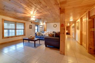 Romantic Afton Escape w/ Fire Pit & Scenic Views - 5