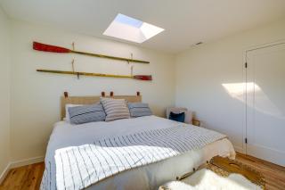 Seaside Home with Hot Tub and Patio Close to Beaches! - Seaside - 1