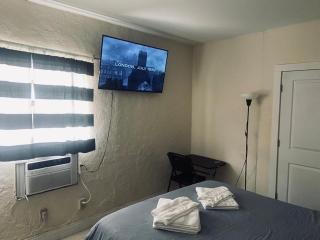 Pretty Private Room, near the Airport - Free parking - 01 - Miami - 3