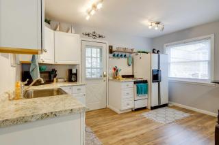 Lakefront Sunrise Beach Home with Private Dock! - Sunrise Beach - 4