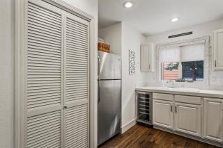 153 McCloud The perfect location! Enjoy the sun drenched deck - Incline Village - 6