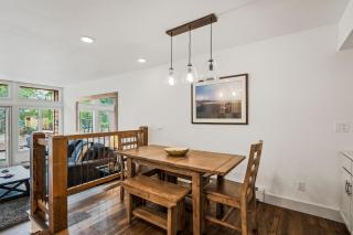 153 McCloud The perfect location! Enjoy the sun drenched deck - 5