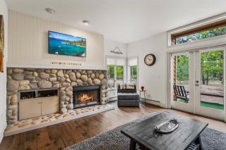 153 McCloud The perfect location! Enjoy the sun drenched deck - Incline Village - 4