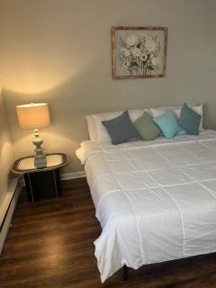 Indigo DowntownWalkable KingBed - Raleigh - 4
