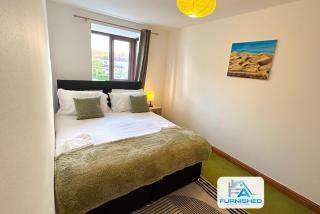 Contractor Stays by Furnished Accommodation Leeds - Free Van Parking on Driveway - Bramhope - 5