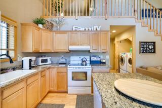 Dog-Friendly Nutrioso Cabin with Wraparound Porch! - Nutrioso - 2