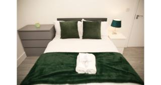 Cricklewood Deluxe Ensuite Room - 9