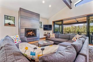 Harmony at Tahoe Donner - Ultra Modern 4 BR, Hot Tub, Game Room, Amenity Access - Truckee - 9