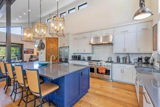 Harmony at Tahoe Donner - Ultra Modern 4 BR, Hot Tub, Game Room, Amenity Access - Truckee - 6