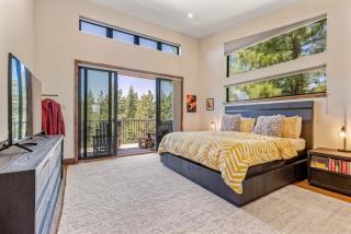 Harmony at Tahoe Donner - Ultra Modern 4 BR, Hot Tub, Game Room, Amenity Access - Truckee - 1