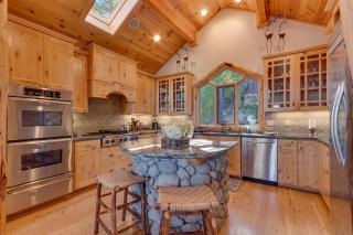 Huckleberry Haven - Luxury Lake View 4BR in North Lake with Private Hot Tub - Carnelian Bay - 0