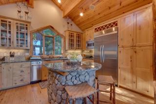 Huckleberry Haven - Luxury Lake View 4BR in North Lake with Private Hot Tub - Carnelian Bay - 3