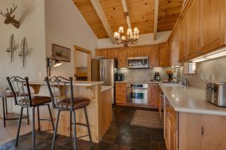 Lake Haven at Dollar Point - Spacious 4 BR w Lake Views, Sauna, Near Ski Resorts! - Tahoe City - 7