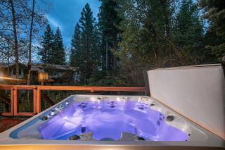 Lake of the Sky at Dollar Point - Stunning 4BR,4BA w Lake Views, Hot Tub and Pet-friendly - Tahoe City - 7