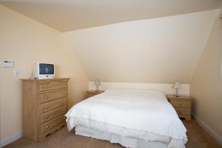 Lakeside Escape - Beautiful Lakefront, Pier, Wood Fireplace, Private Hot Tub - Tahoe Vista - 3