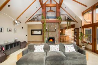 Look Out Lodge - On North Shore w Lake View, Hot Tub, Pool Table and Pet Friendly - Kings Beach - 0