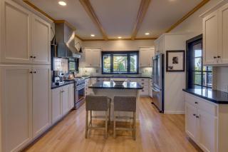 Lake Haven - Gorgeous Views at this Luxury 4 BR w Hot Tub! - Carnelian Bay - 4