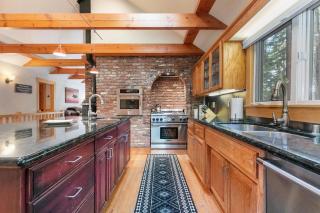 Lupine Lodge at Tahoe Park on the West Shore - Hot Tub, Beach Access, Near Ski Resorts! - Tahoe City - 7
