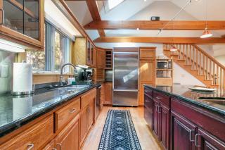 Lupine Lodge at Tahoe Park on the West Shore - Hot Tub, Beach Access, Near Ski Resorts! - Tahoe City - 4