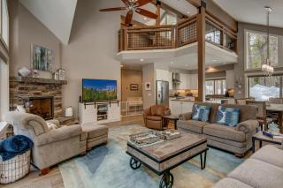 Mountain Jewel in Tahoe Donner - Beautiful 4 Bedroom w Hot tub, Access to HOA Amenities - Truckee - 9