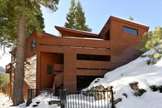 On the Edge at Alpine Meadows - Fireplace- Mountain Views- Great Location! Shuttle Service! - Olympic Valley - 9