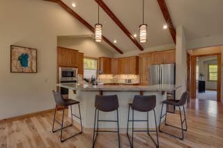Paradise in the Pines - Luxury Home in Quite Neighborhood, Wooded Views, Short Drive to Skiing - Carnelian Bay - 5