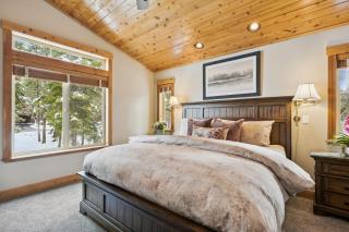 Ski View at Tahoe Donner - Stunning 4 BR w Private Hot Tub - HOA Amenities - 2