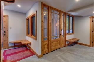 Snowbird Retreat at Northstar - Beautiful 4BR with Private Hot Tub, Free Ski Shuttle, HOA Amenities - Truckee - 7