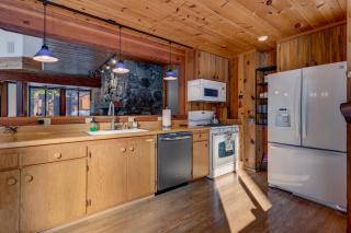Snowbird Retreat at Northstar - Beautiful 4BR with Private Hot Tub, Free Ski Shuttle, HOA Amenities - 3