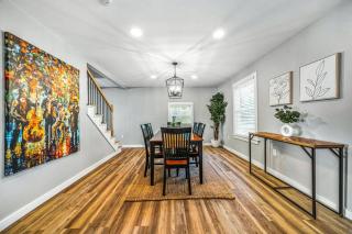 Luxurious Lakefront Escape - Chapin - 9