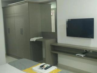 La Riviera Suites Madhapur - Hyderabad - 3