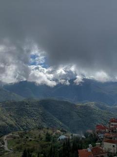 Under the clock -Κάτω απο το Ρολόι - Arachova - 2