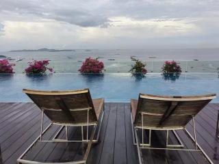 Pattaya市中心/临近海滩/无边泳池/家具齐全/24小时安保 - Pattaya - 1