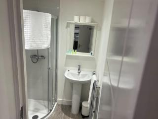 2 Studio flat, 50m from Airbus - Bristol - 1
