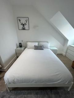 7 Studio, Filton, next to airbus - Bristol - 7