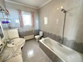 Two Bedroom apartment with breath-taking views - 9