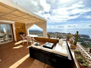Two Bedroom apartment with breath-taking views - 8