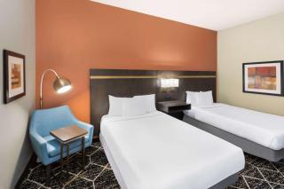 La Quinta by Wyndham Olathe - Olathe - 4