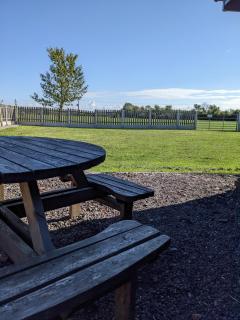 Log cabin with secure garden - Haxey - 1
