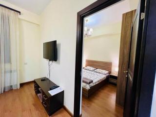 Deluxe Modern 1 bedroom Apartment + Balcony, By Republic Square, Middle of City Center - Erevan - 1