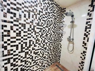 Deluxe Modern 1 bedroom Apartment + Balcony, By Republic Square, Middle of City Center - 3