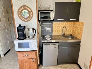 Argelès-sur-Mer : Studio cabine avec terrasse, proche plage et commerces, parfait pour famille - FR-1-225-637 - 3