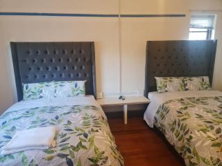 HASATE GUEST HOUSE 13 LOUWVILLE STREET BELLIVILLE Cape Town south Africa - Città del Capo - 1