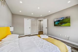 Modern Family Friendly 4BR Home Away From Home - 4