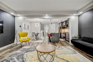 Modern Family Friendly 4BR Home Away From Home - Milton - 0